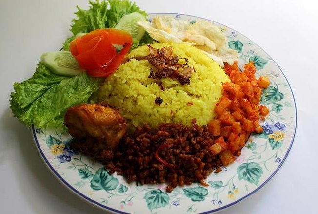 nasi kuning khas kalimantan timur
